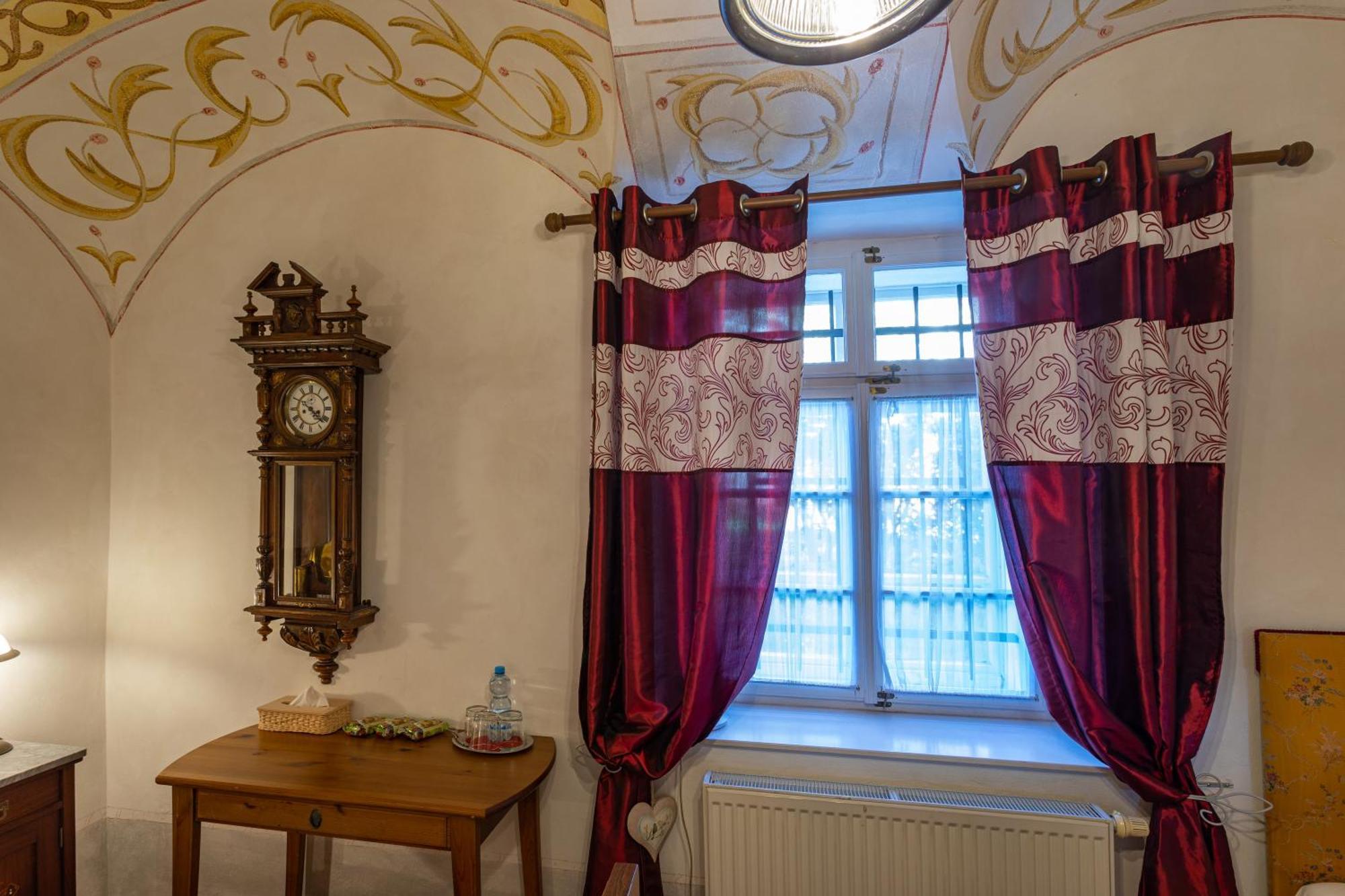 Loreta Prague